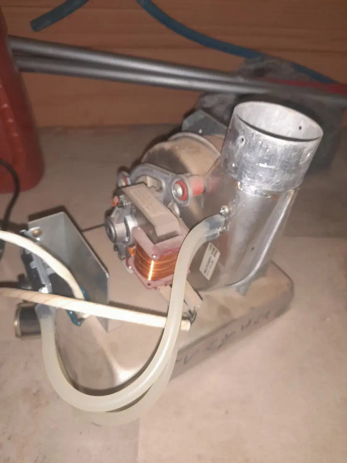 فن آبگرمکن دیواری همراه بابردجرقه زن وبرداصلی|آبگرمکن، پکیج، شوفاژ|نظرآباد, شهرک صنعتی سپهر|دیوار