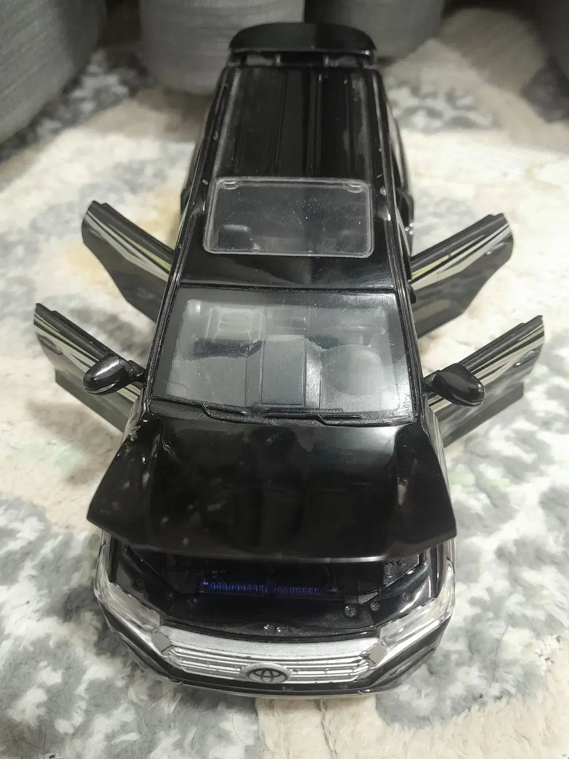 ماکت لندکروز|کلکسیون و سرگرمی|بافق, |دیوار