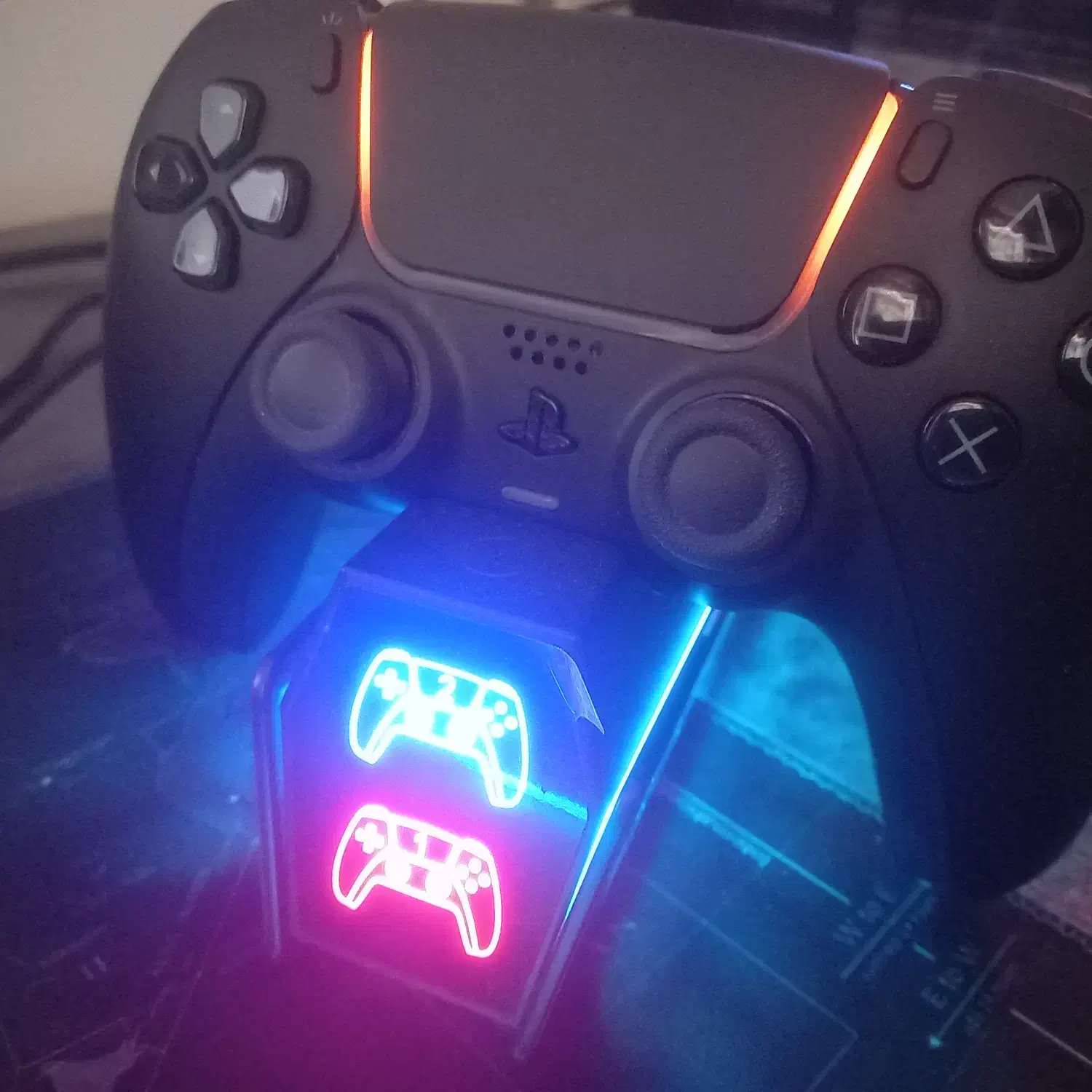 دسته ی اصل مشکی ps5 همراه با پایه شارژ|کنسول، بازی ویدئویی و آنلاین|تهران, دکتر هوشیار|دیوار