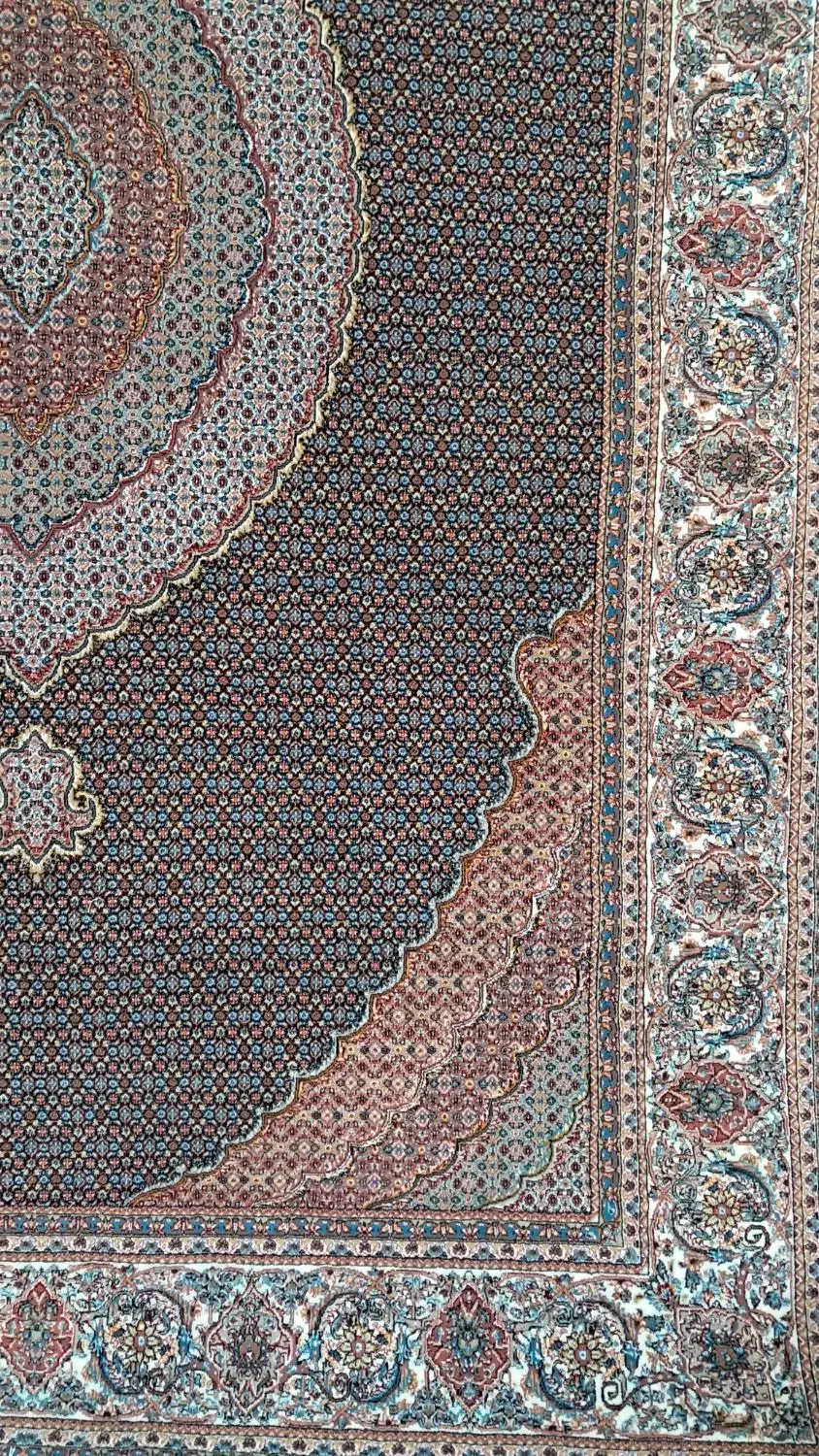 فرش ریزماهی ۷۰۰ شانه اصل شفق|فرش|خوی, |دیوار