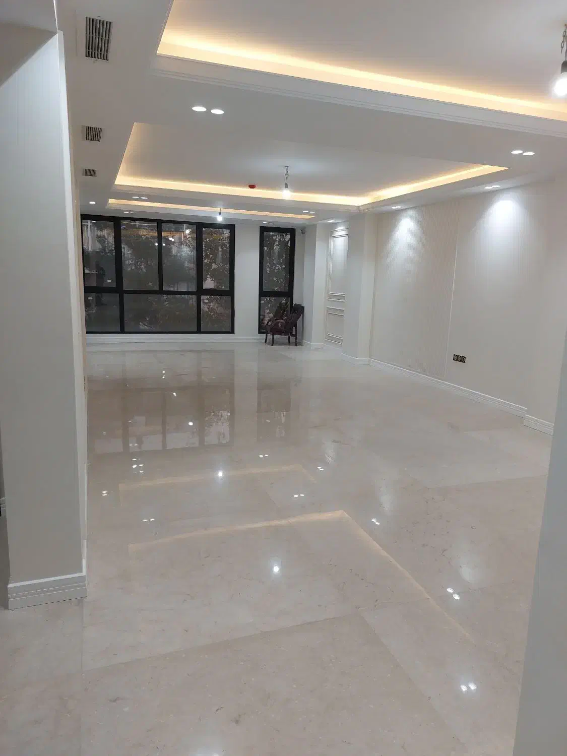 ۱۸۵ متر شرق مرزداران