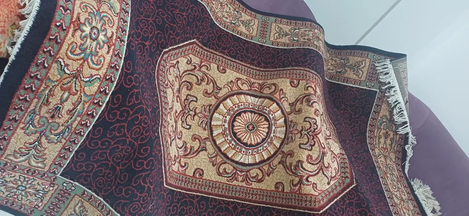 فرش ۴ متری ماشینی کاملا سالم با یک قالیچه در حد نو|فرش|رودسر, |دیوار