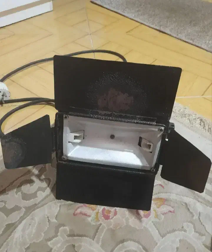 نورافکن.قدرتمندکافه فروشگاههاکارگاه معاوضه.ویپ پاد|لامپ و چراغ|اهواز, فاز ۲ پادادشهر|دیوار