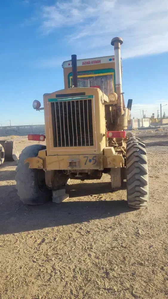 گریدر کوماتسو ۷۰۵R2|خودرو سنگین|کرمان, |دیوار