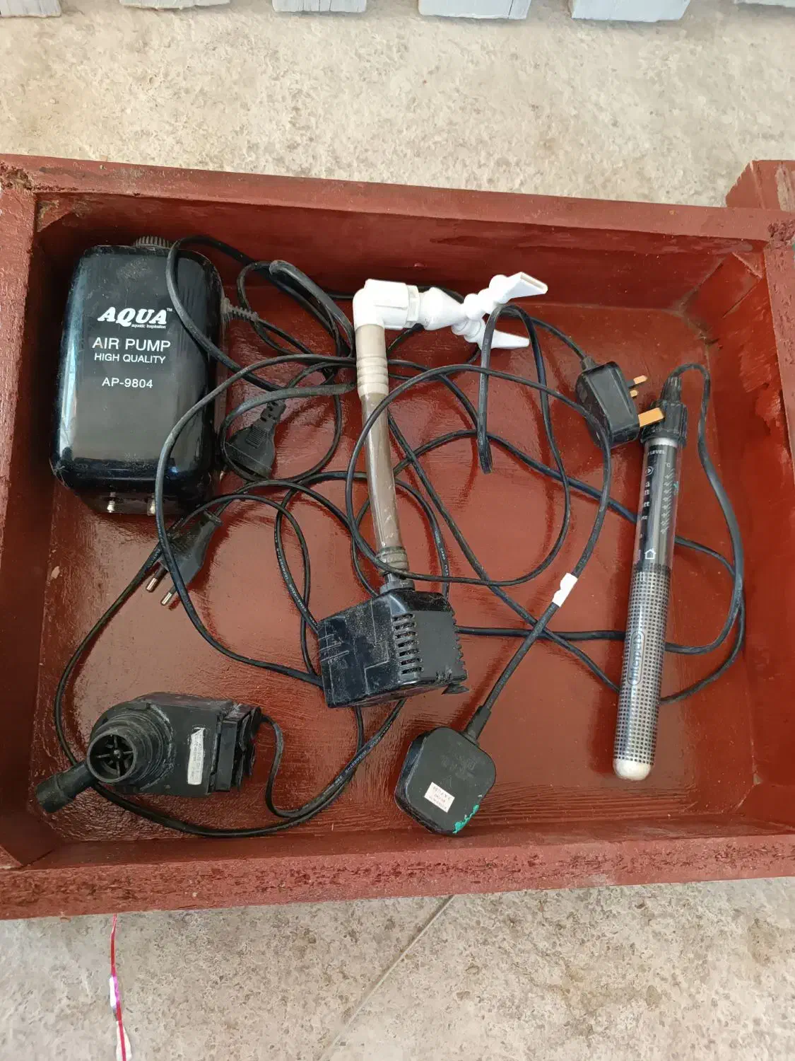 اکواریوم با تمامی پمپ ها و تظیم دمای آب|ماهی|شیراز, پودنک|دیوار