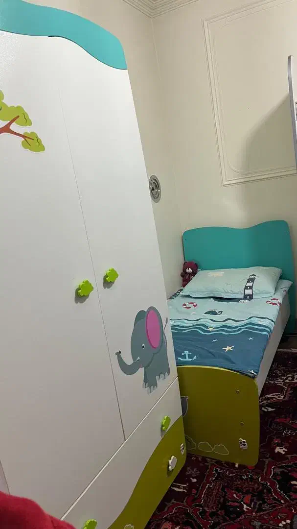 تخت تشک تخت  دراور  بوفه آپادانا فقط وفقط۴۰۰۰۰۰۰|تخت و سرویس خواب|تبریز, |دیوار