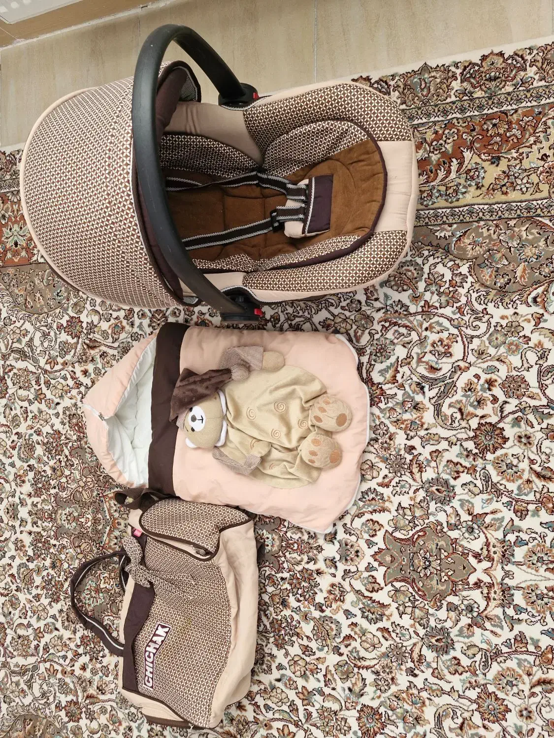 صندلی و کریر کودک|تخت و صندلی بچه|سنندج, |دیوار