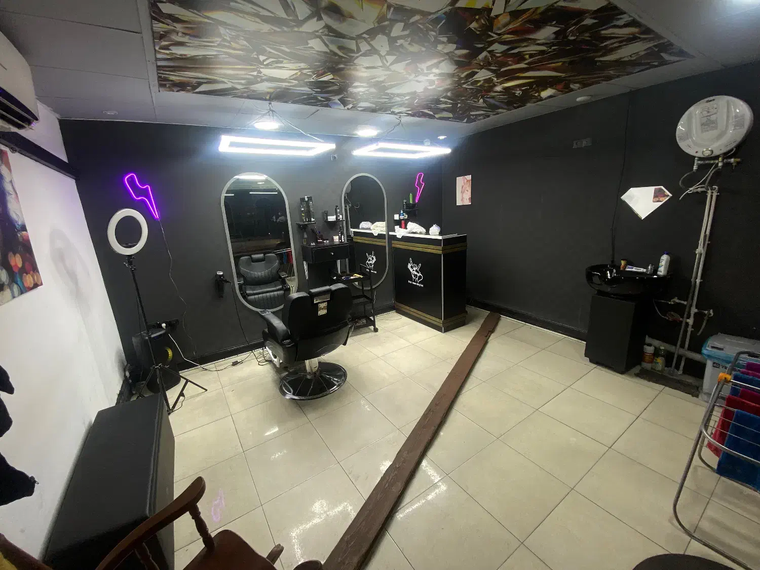 لوازم ارایشگاه|آرایشگاه و سالن‌های زیبایی|رشت, تازه آباد|دیوار