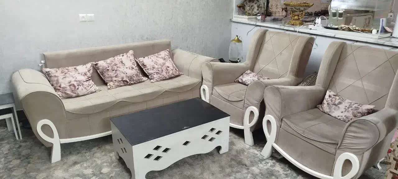 مبل 7 نفره|مبلمان خانگی و میز عسلی|قرچک, میرزائی جنوبی|دیوار