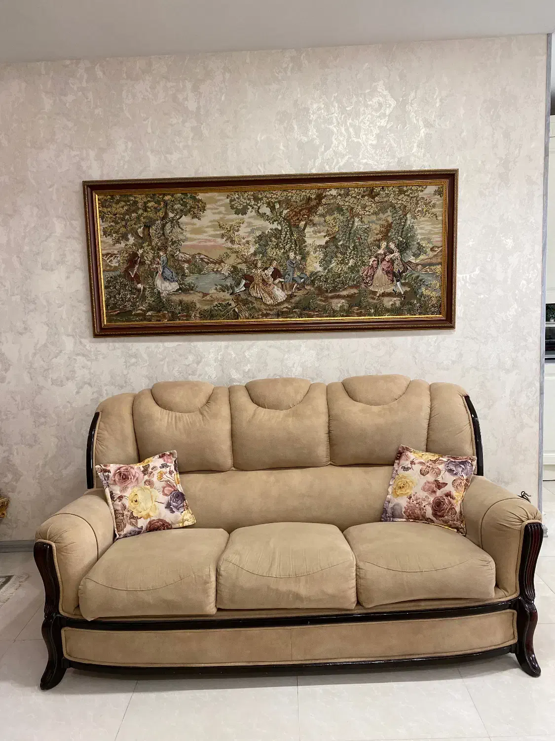 نیم ست راحتی ۵ نفره پارچه رویه مخمل|مبلمان خانگی و میز عسلی|مشهد, نرگس (شهرک غرب)|دیوار