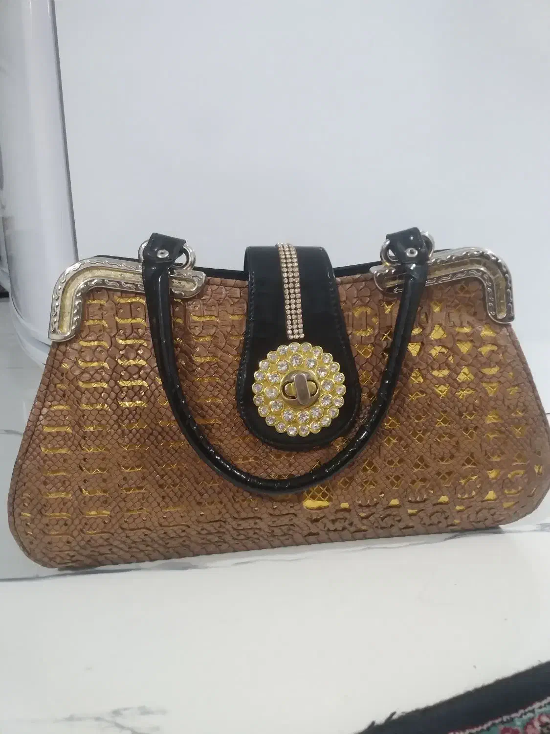 کیف طلایی|کیف، کفش، کمربند|اراک, |دیوار