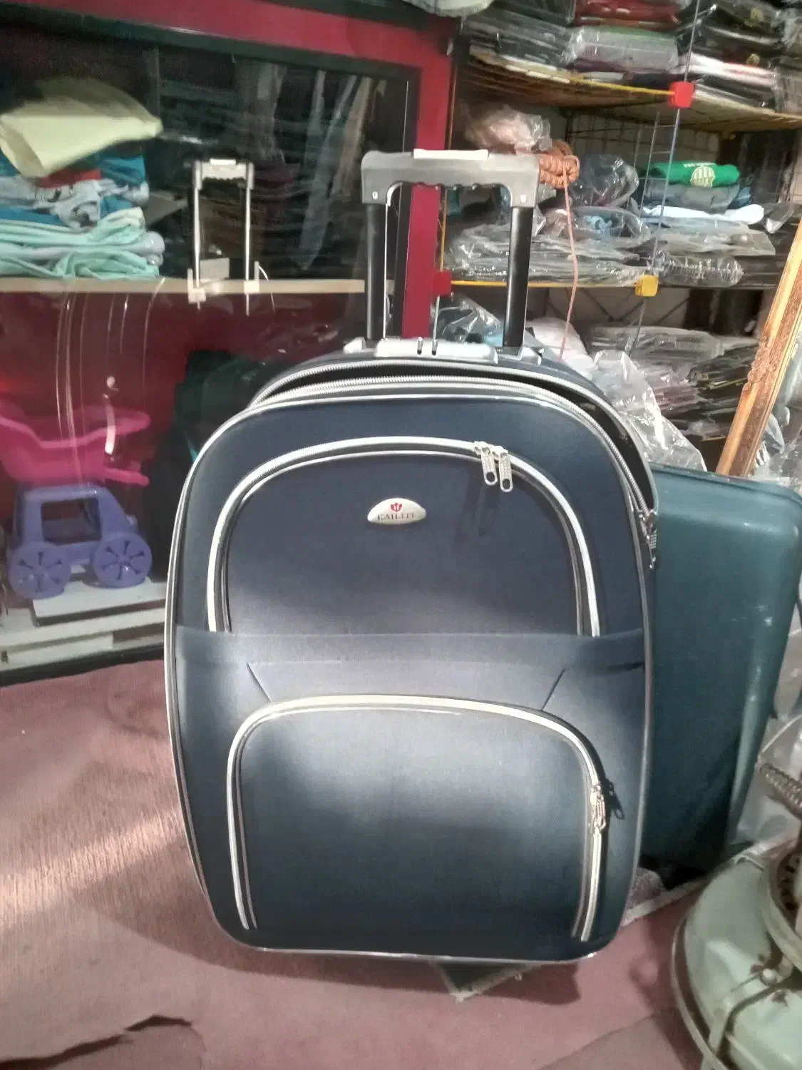 چمدان نو|کیف، کفش، کمربند|همدان, |دیوار