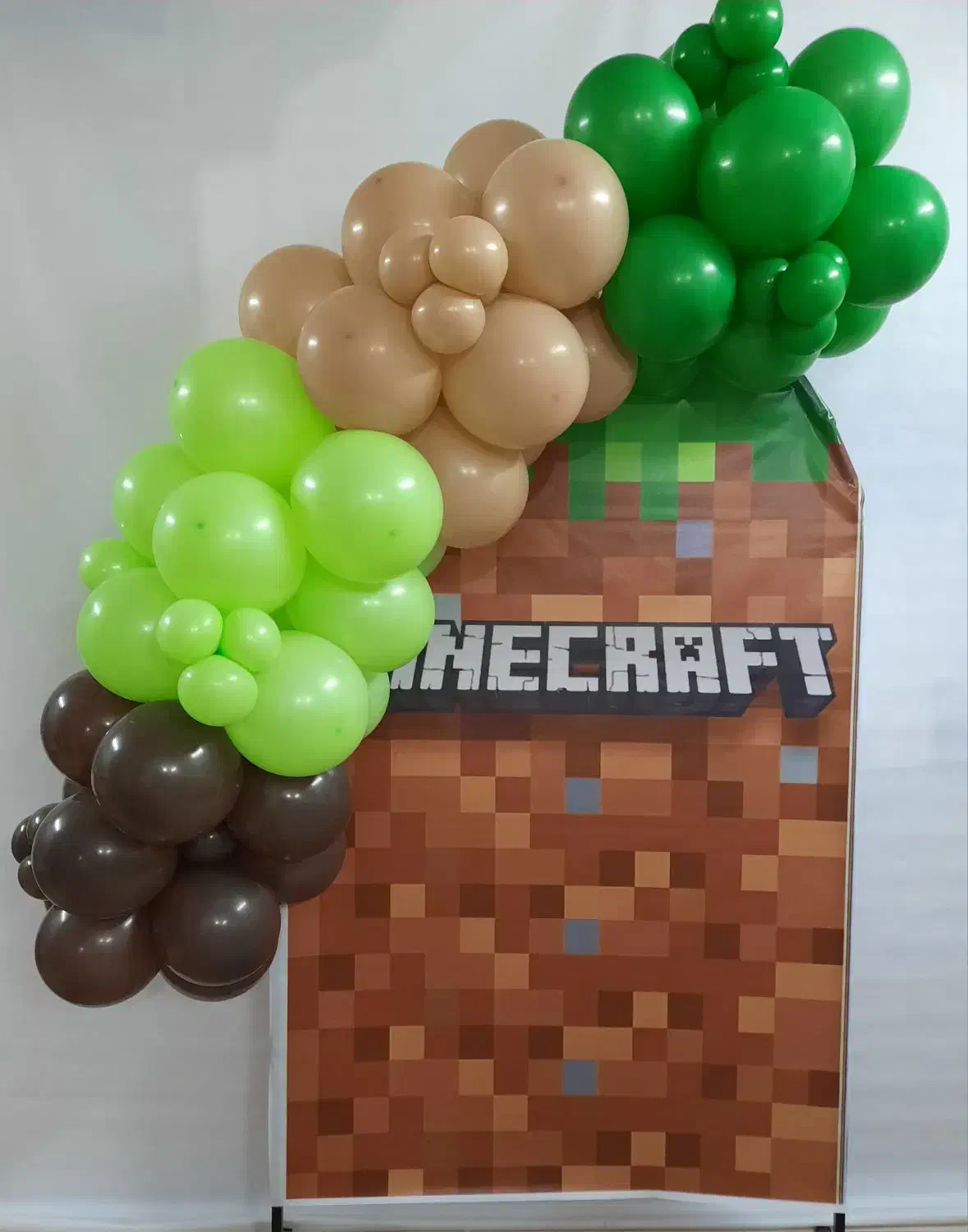 بادکنک تولد و بنر طرح ماینکرافت|اسباب‌بازی بچه|قم, شاه ابراهیم|دیوار