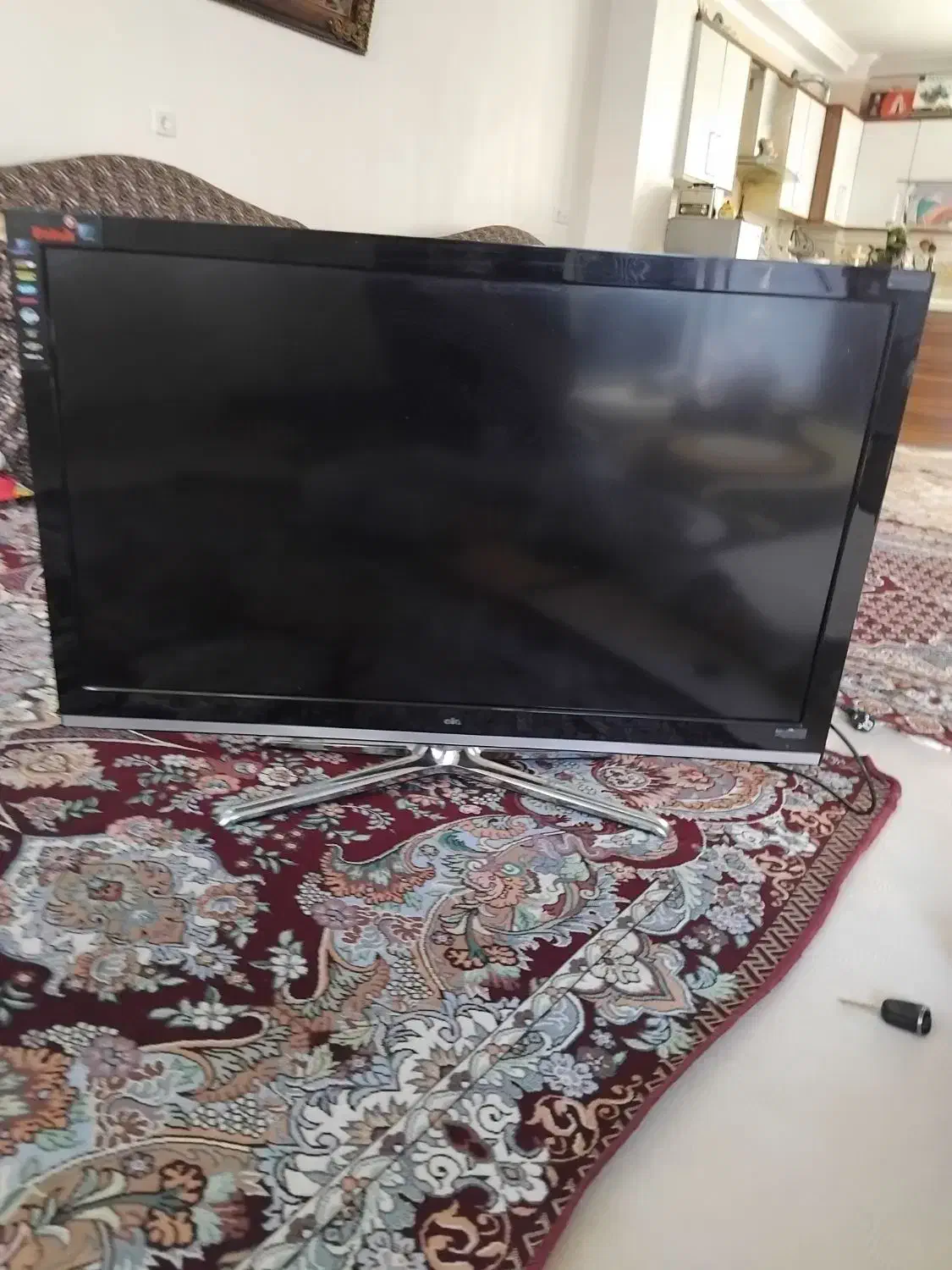 تلوزیون ۴۲ اینچ نیاز به تعمیر دارد|تلویزیون و پروژکتور|خوی, |دیوار