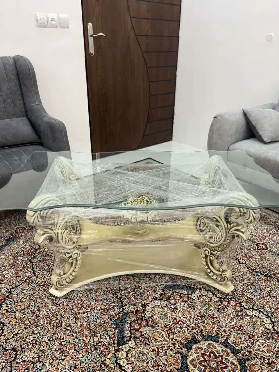 یک دست عسلی مبل استفاده نشده|مبلمان خانگی و میز عسلی|شهرضا, |دیوار