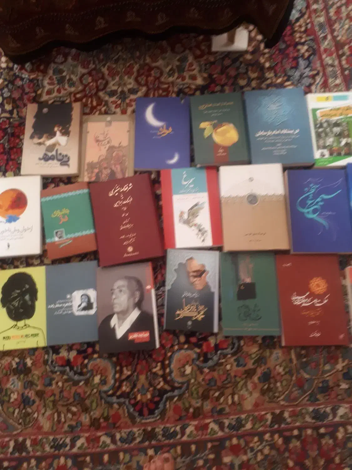 چند جلد کتاب ادبی نو|کتاب و مجله ادبی|کرمان, |دیوار