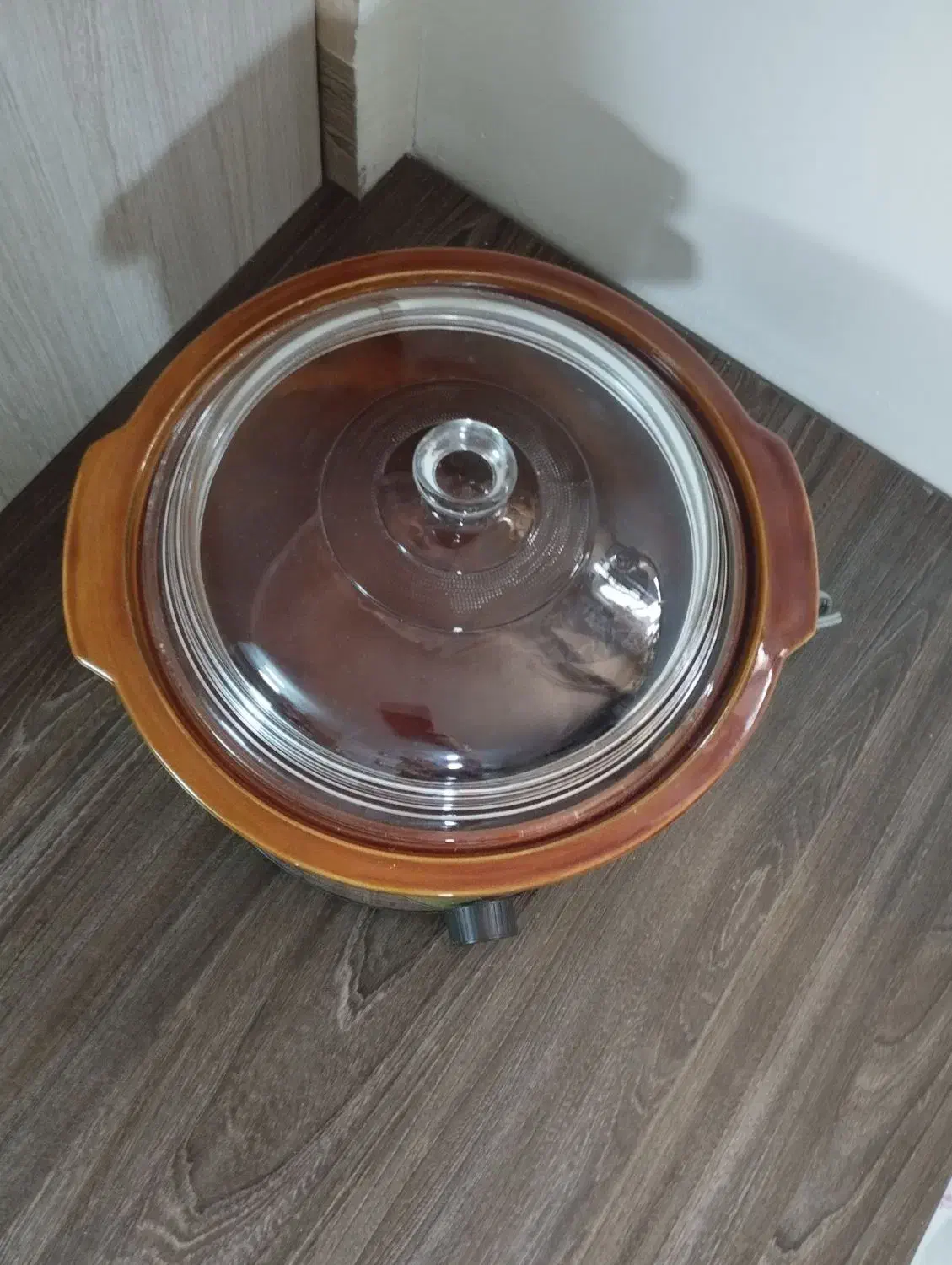 آرامپزبرقی|ظروف پخت‌وپز|قدس, شهرک دانش|دیوار