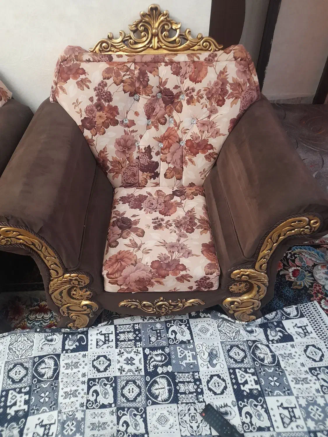 مبل ۷ نفره درحد نو|مبلمان خانگی و میز عسلی|محمدشهر, شهرک نگین|دیوار