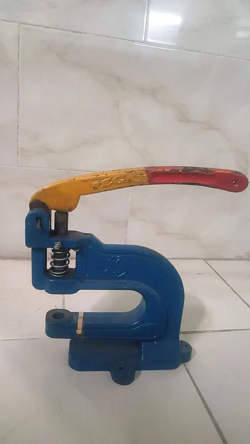 دستگاه پانچ و پرس دکمه|لوازم خیاطی و بافتنی|ری, سیزده آبان|دیوار