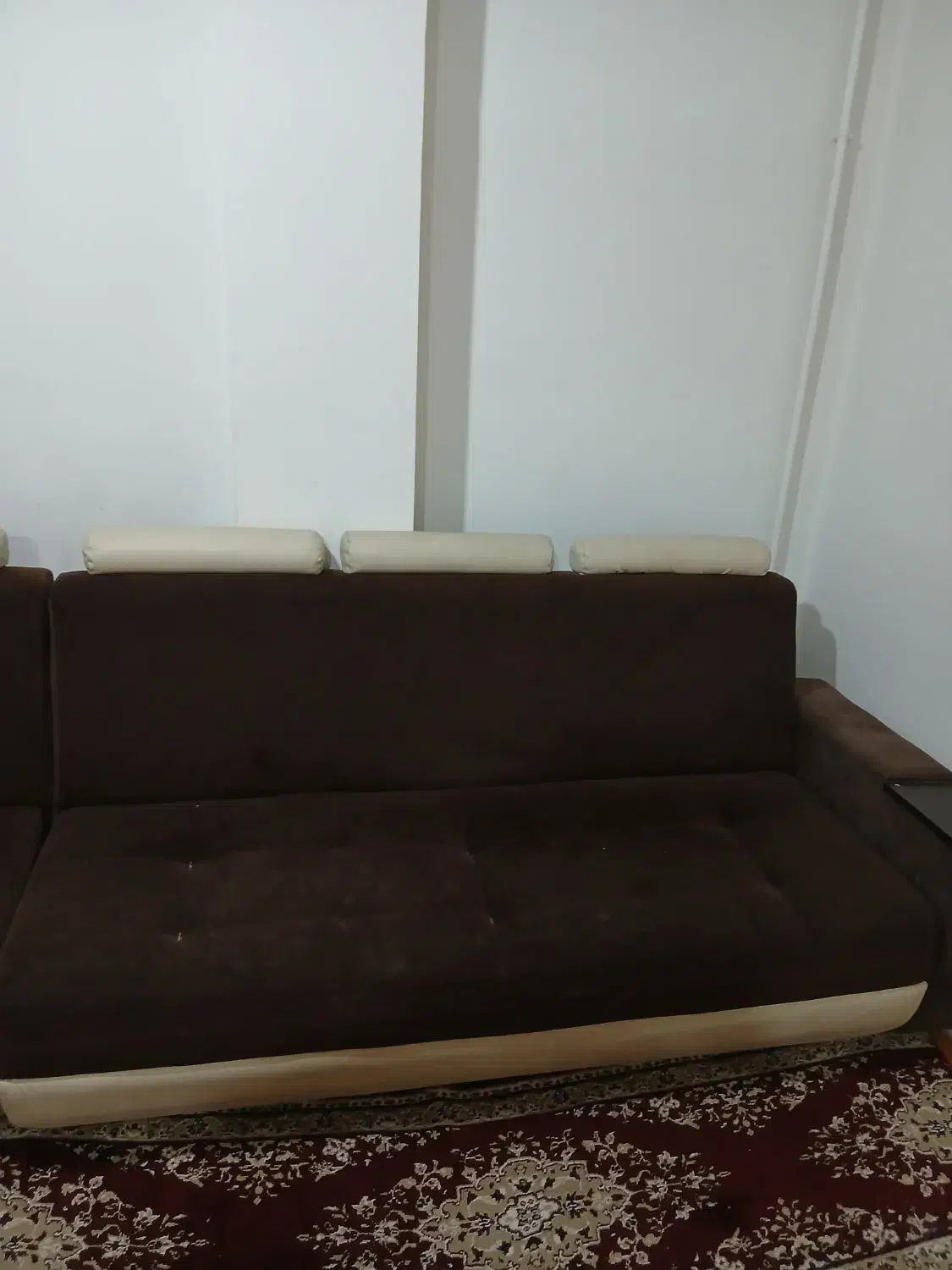 مبل راحتی  ۱۲ نفره یه میز کنار مبل داره هم داره|مبلمان خانگی و میز عسلی|زنجان, |دیوار