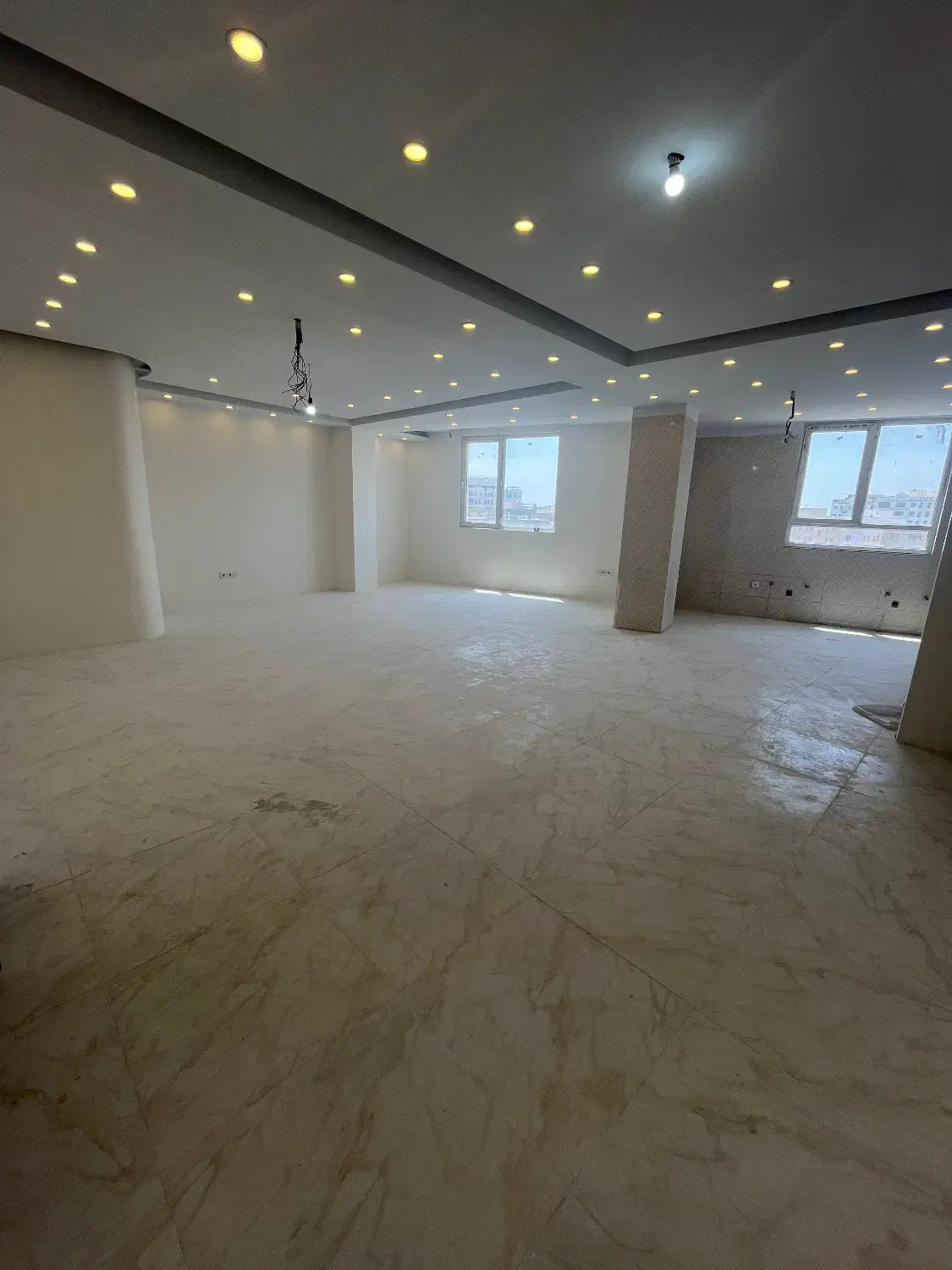 صد متر دو خواب طبقه هفتم نو ساز|فروش آپارتمان|گرمدره, |دیوار