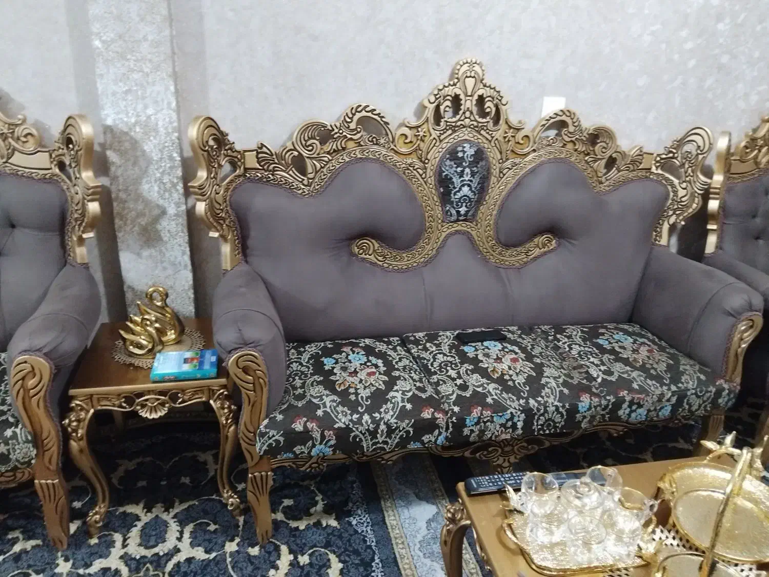 مبلمان ۷ نفره سلطنتی|مبلمان خانگی و میز عسلی|بومهن, |دیوار