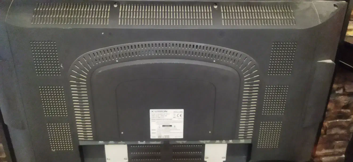 یک میز تلویزیون  باتلویزیون|تلویزیون و پروژکتور|زاوه, |دیوار