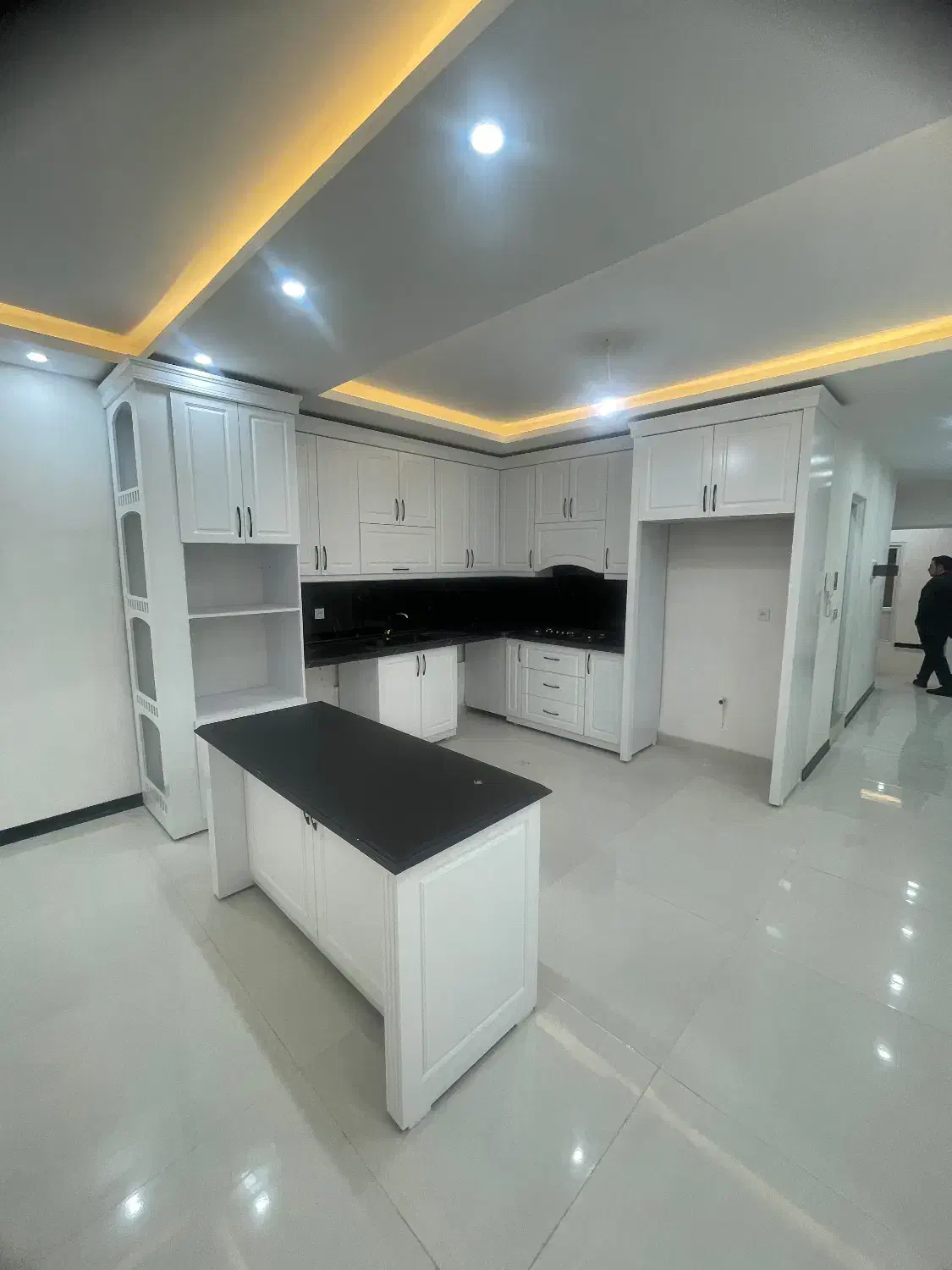 ۱۶۰ متری سه خواب (پارکینگ رمپ )برند منطقه|فروش آپارتمان|مشهد, شهید مطهری|دیوار