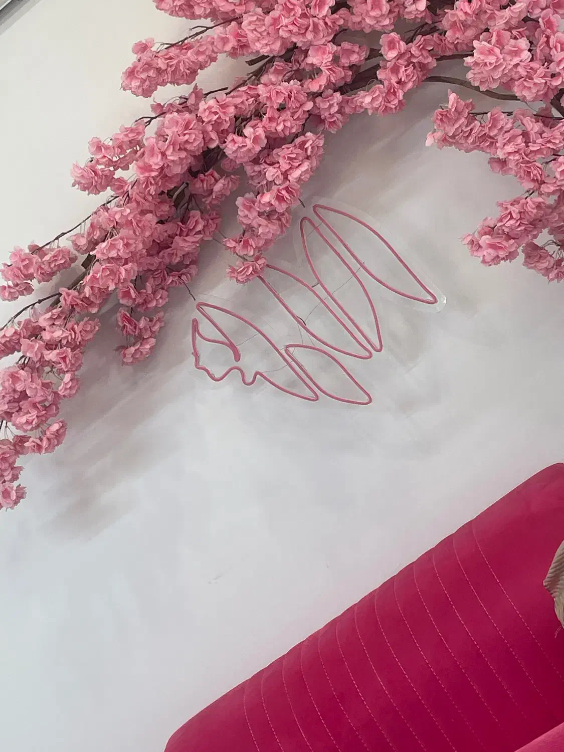 اجاره تخت فشیال و میزناخن و صندلی رنگ و کراتین|اجارهٔ دفتر کار، اتاق اداری، مطب|تهران, افسریه شمالی|دیوار