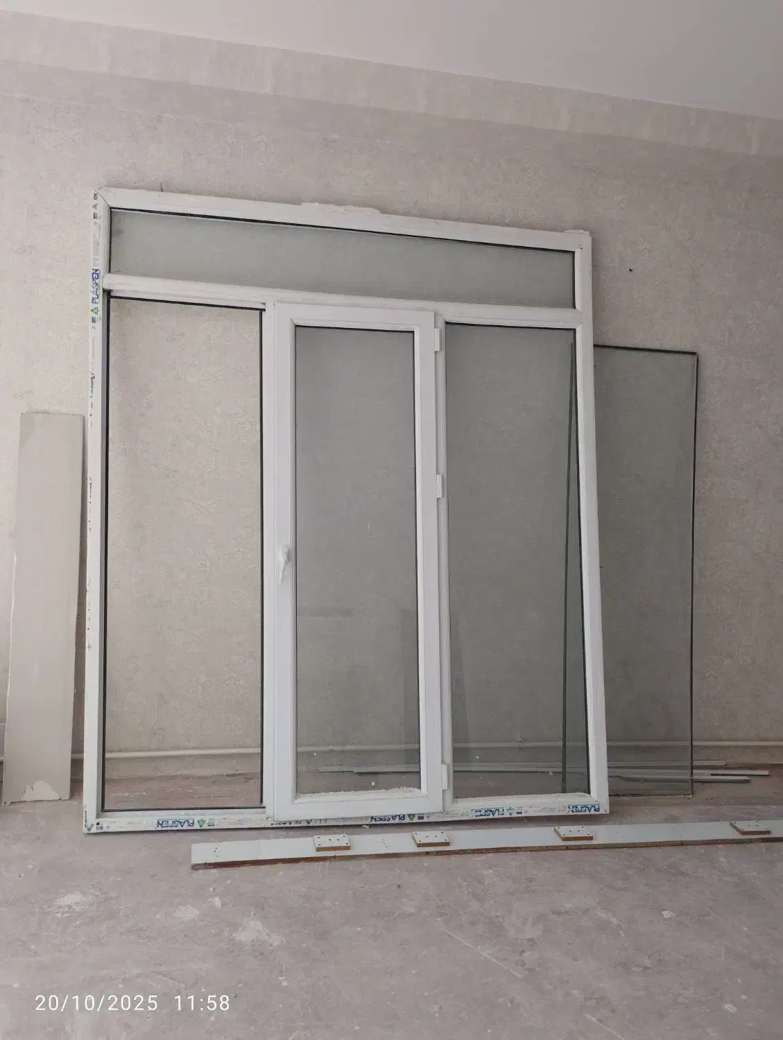 دو عدد پنجره پی وی سی دست دوم|مصالح و تجهیزات ساختمان|سهند, |دیوار