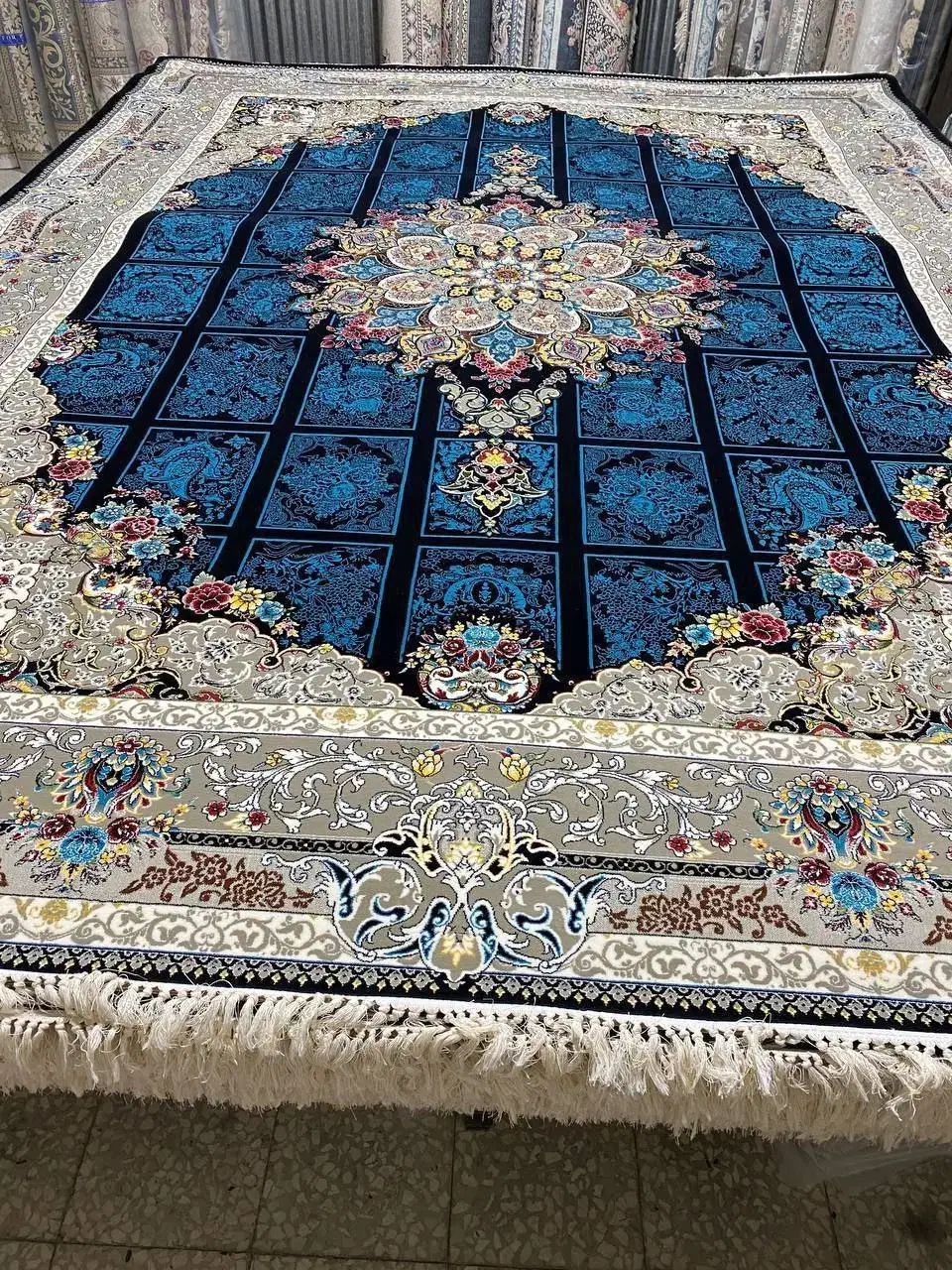 فرش 12 متری / 700 شانه/تمام نخ / ارسال یزد|فرش|یزد, |دیوار