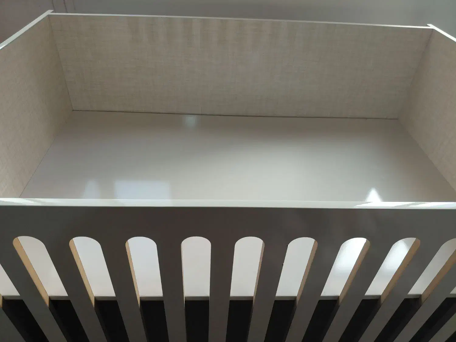 تخت نوزاددرحدنو|اسباب و اثاث بچه|خرم‌آباد, |دیوار