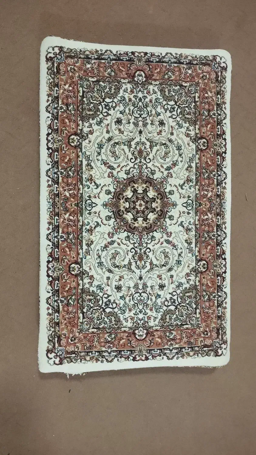 یک جفت پشتی در حد نو|پشتی|همدان, |دیوار