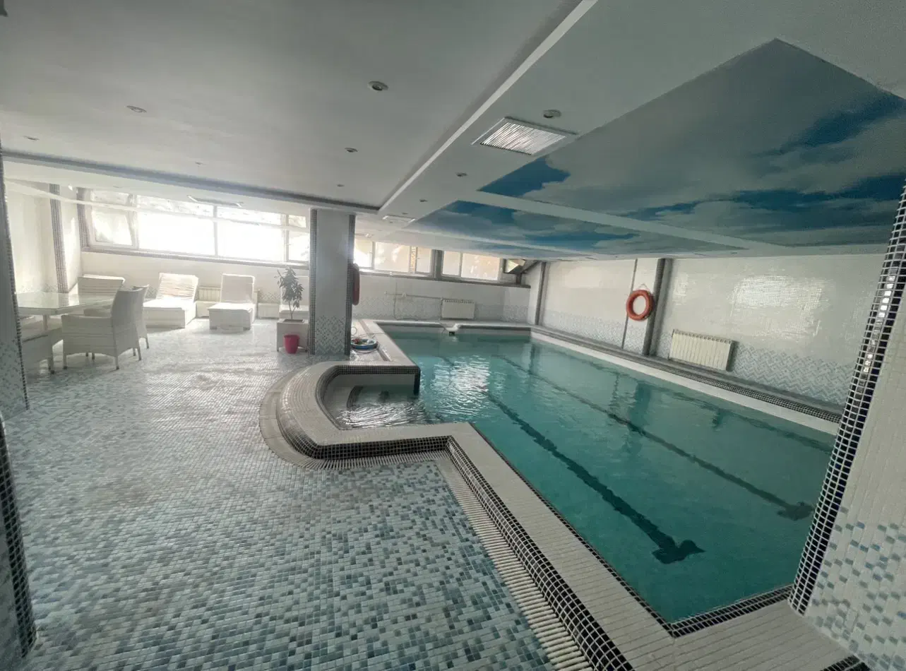 ۲۰۵ متر ۳ خواب نورگیرعالی وشیک نیاوران (عمار)