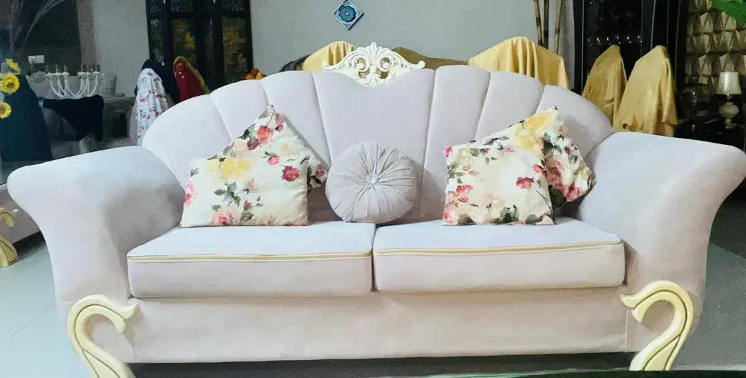 مبلمان 9 نفره|مبلمان خانگی و میز عسلی|شیراز, زرهی|دیوار