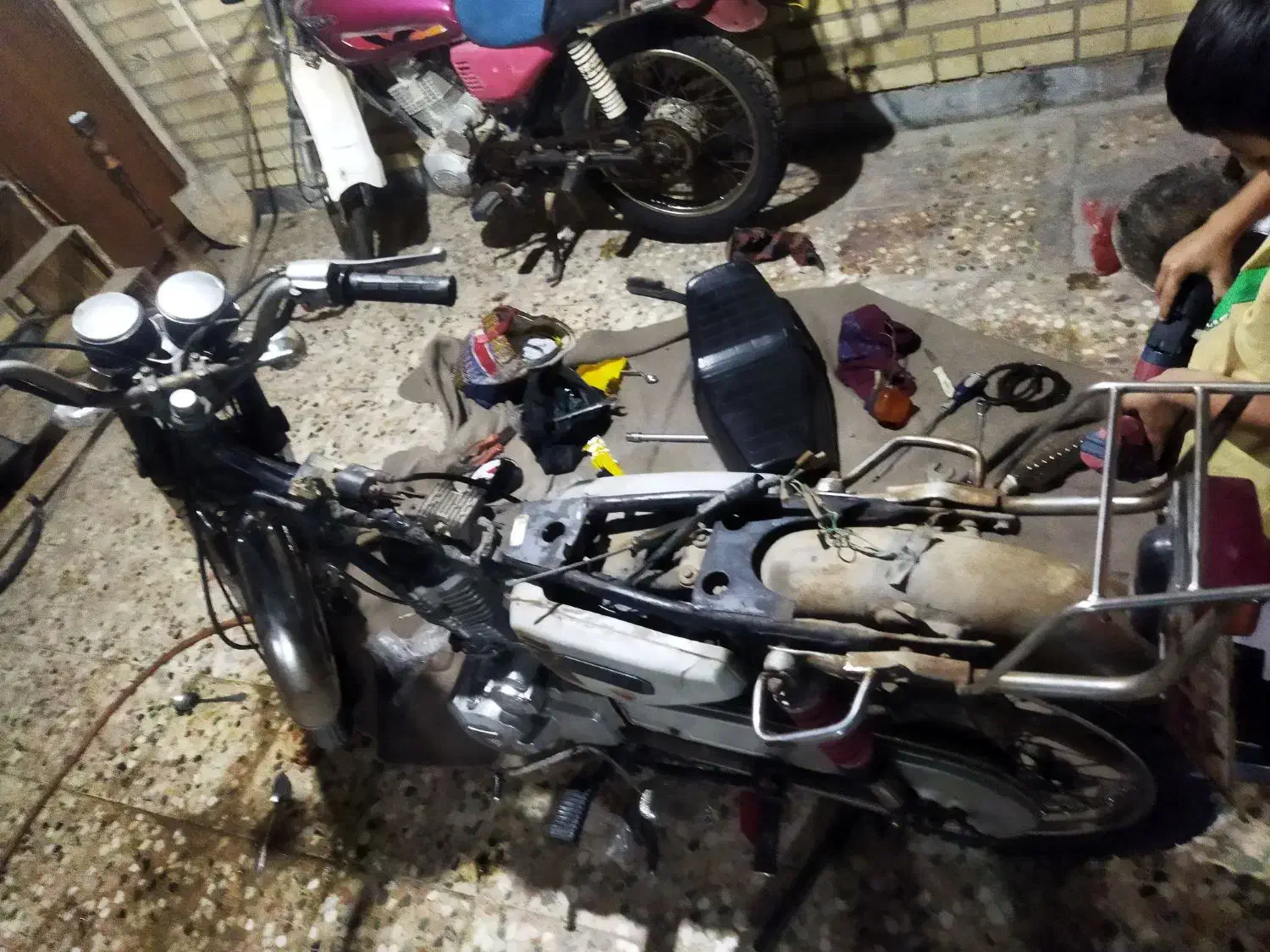 مکانیک موتور و باز سازی بصورت حرفه ایی|خدمات موتور و ماشین|بندر امام خمینی, |دیوار