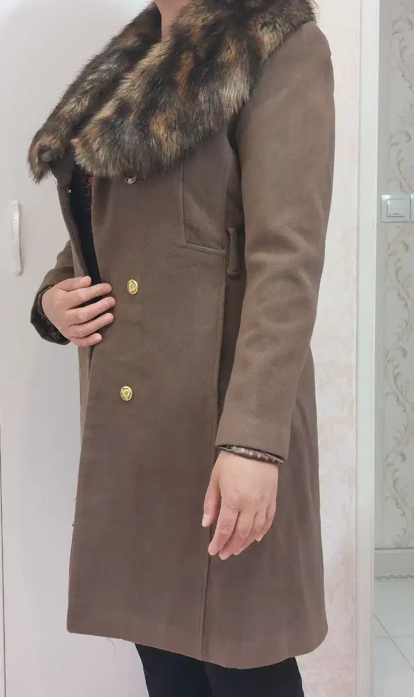 مانتو کار شده و پالتو خز گرم|لباس|آران و بیدگل, |دیوار