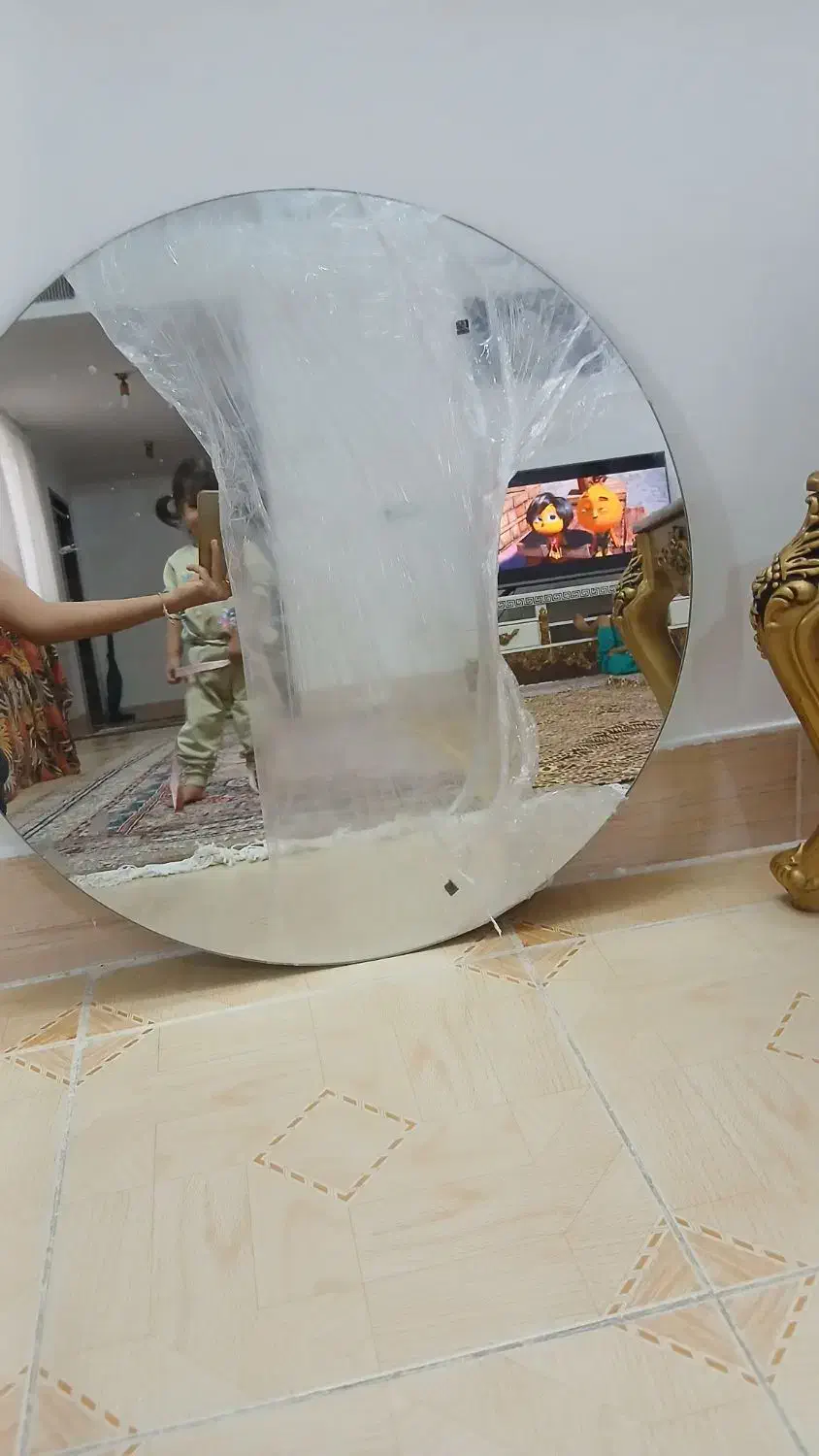 ایینه ال ای دی|آینه|اسفراین, |دیوار