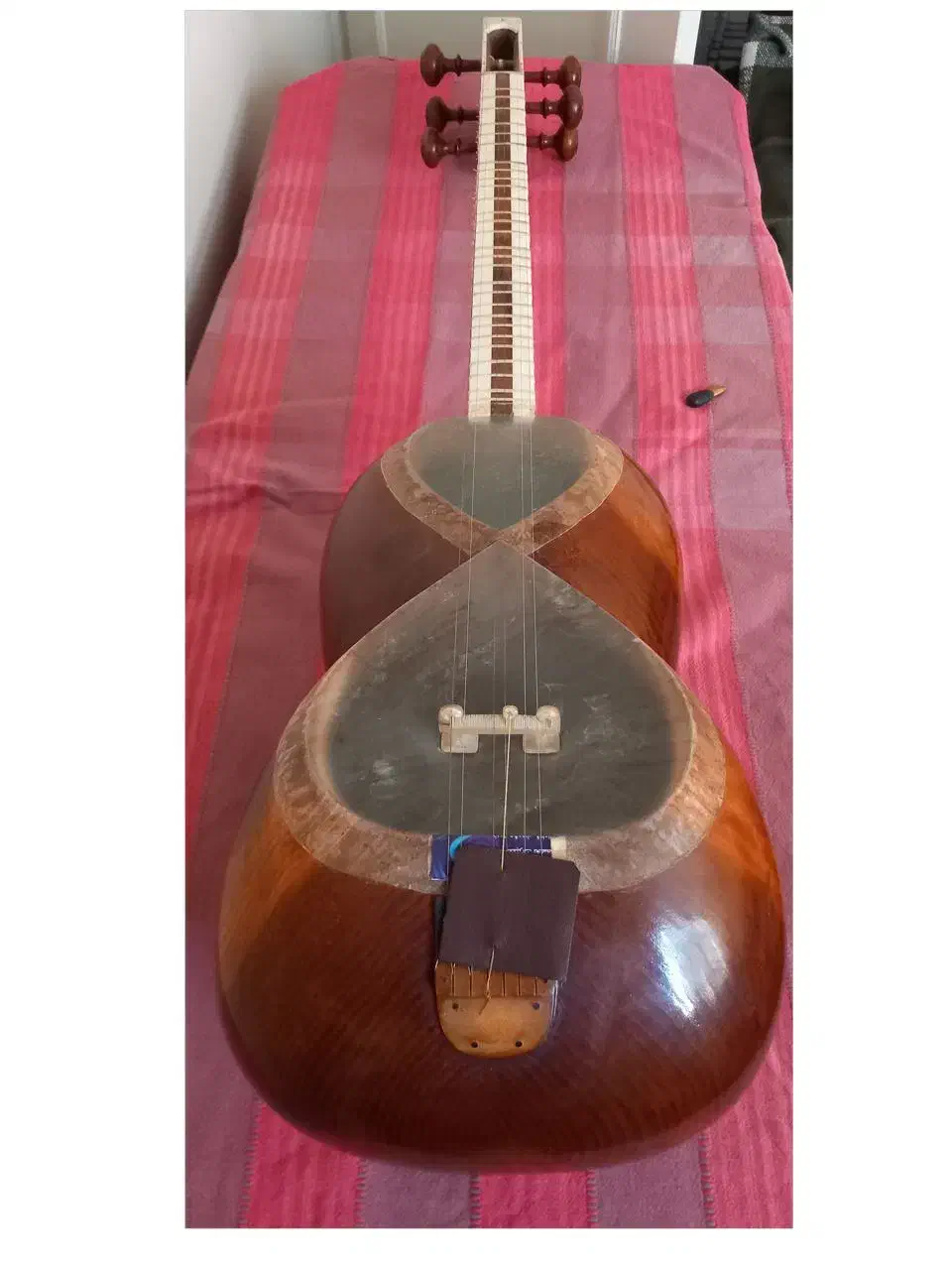 تار عباسی سال ۱۳۸۲|سازهای سنتی|تهران, ستارخان|دیوار