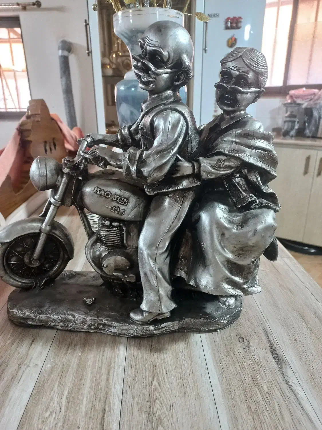 دکوری بسیار شیک|کلکسیون اشیاء عتیقه|قائم‌شهر, |دیوار