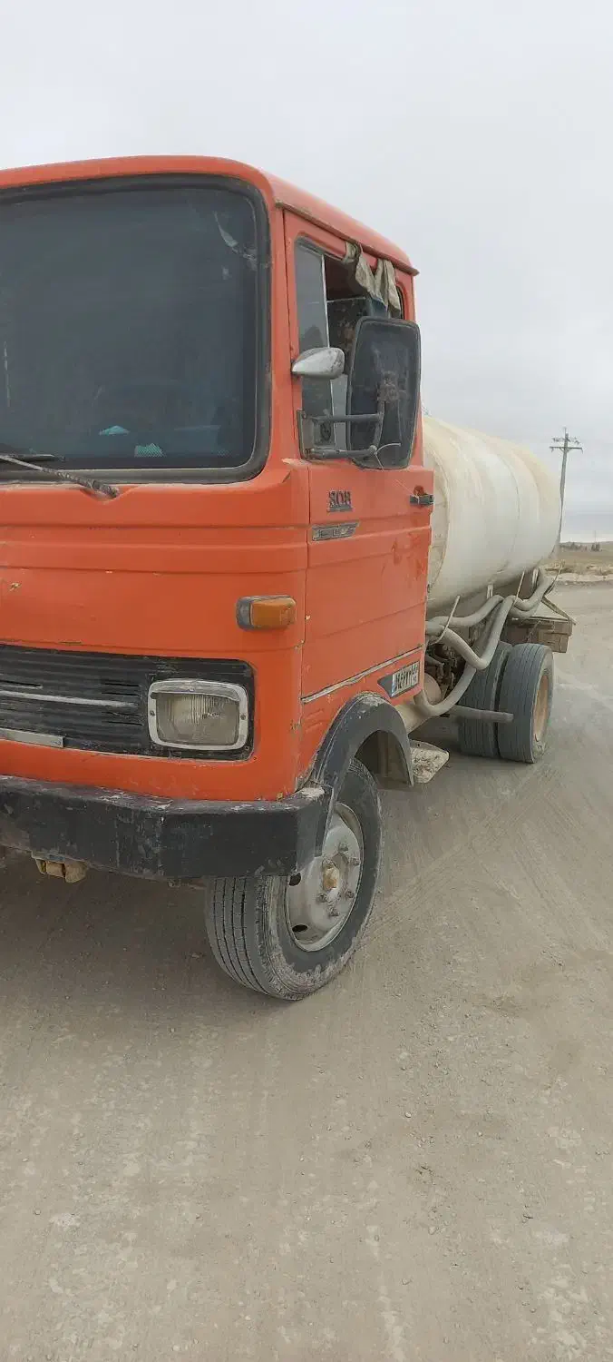 آبرسانی و آبپاشی جاده با تانکر خاور ۶۰۰۰ لیتر|خدمات حمل و نقل|اردبیل, |دیوار
