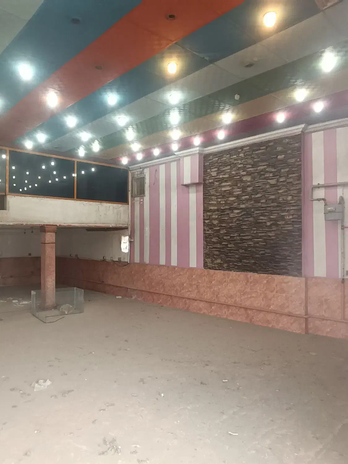 اجاره مغازه ۱۴۵ متر ،بر جاده ساوه دور میدان|اجارهٔ مغازه و غرفه|رباطکریم, رباطکریم|دیوار