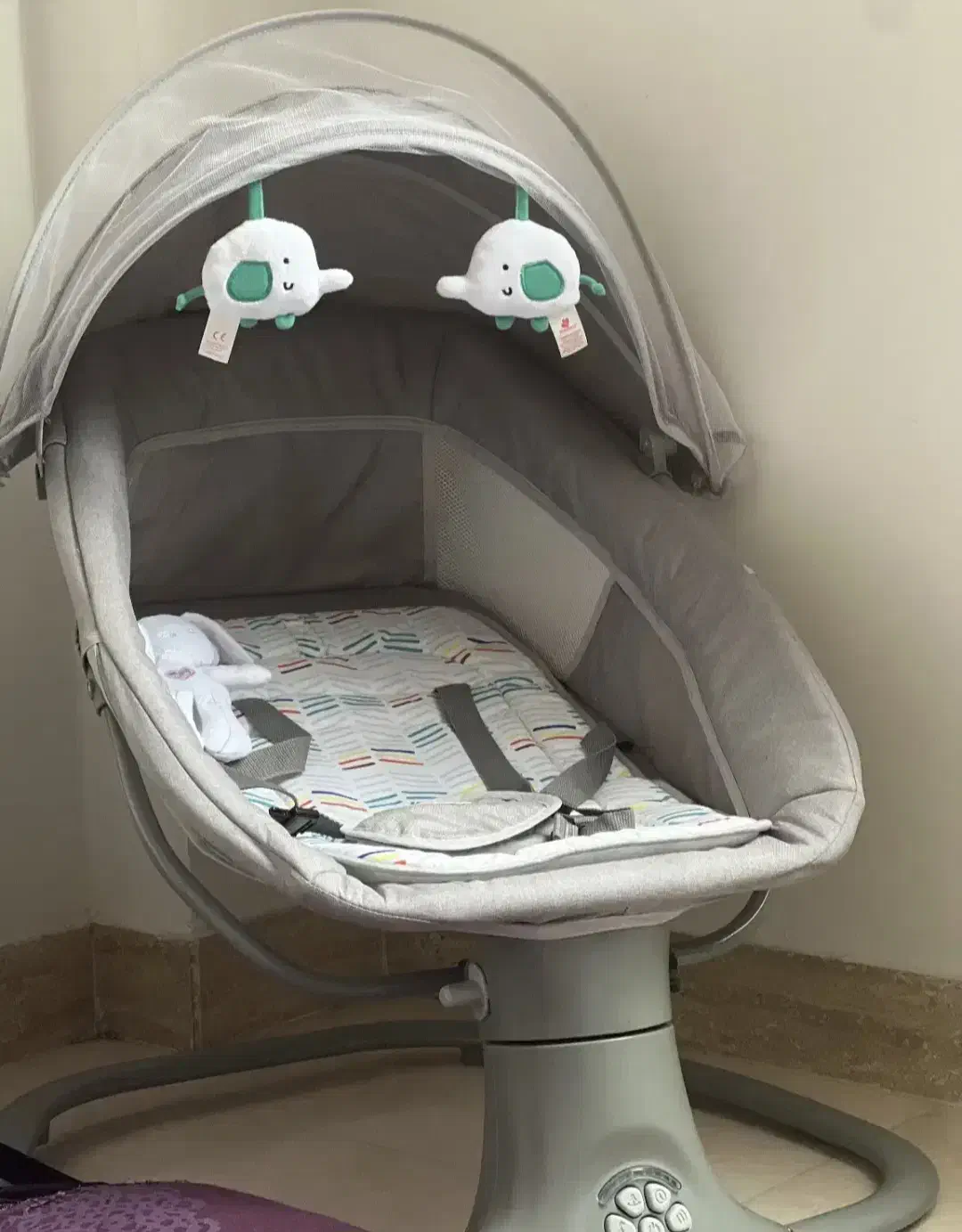 تاب برقی|تخت و صندلی بچه|رشت, کوی جام جم|دیوار