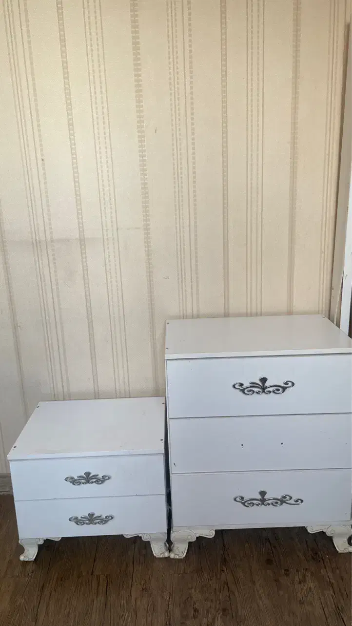 میز ارایشی با ایینه قدی و فایل پاتختی همه باهم|تخت و سرویس خواب|شیراز, کوی وحدت|دیوار