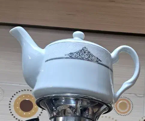 قوری نو|قوری، کتری، قهوهساز دستی|شاهینشهر, فردوسی|دیوار