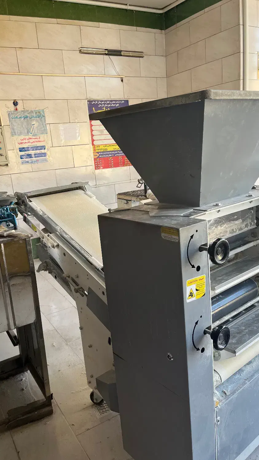 دستگاه چانه گیر و پهن کن نانوایی|فروشگاه و مغازه|فارسان, |دیوار