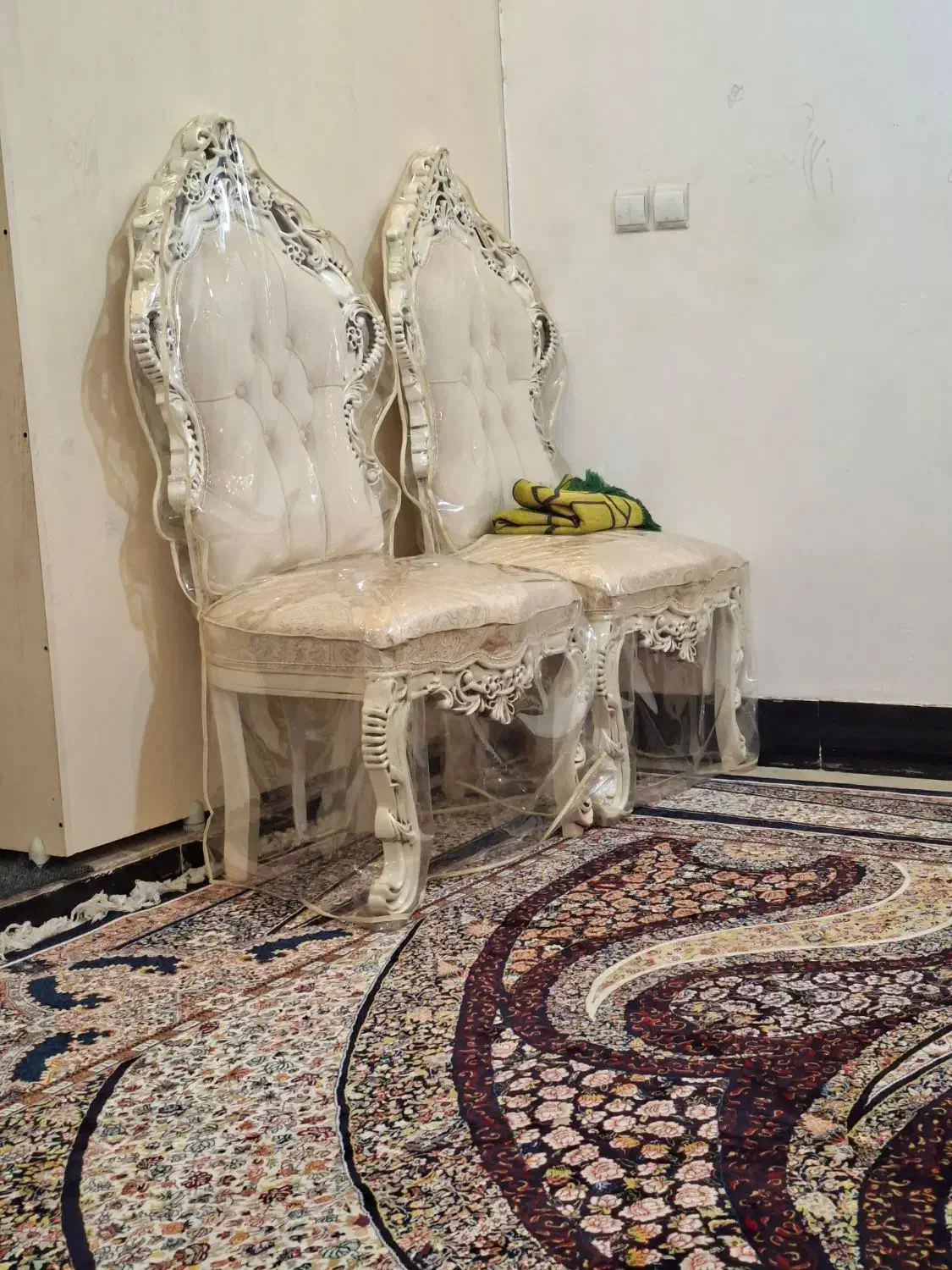 مبل سلطنتی با گل میز|مبلمان خانگی و میز عسلی|یاسوج, |دیوار