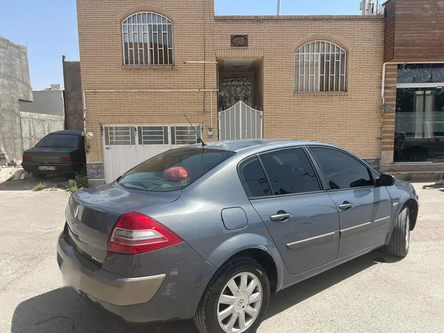 یک دستگاه مگان مدل۲۰۱۱|خودرو سواری و وانت|کرمان, |دیوار