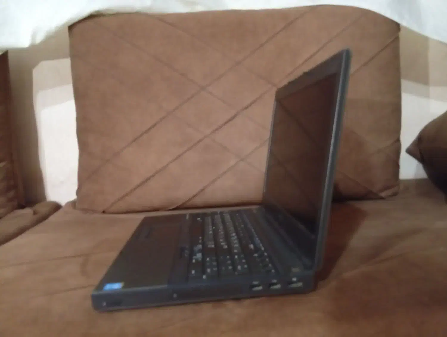 لپ تاپ|رایانه همراه|سیلوانه, |دیوار