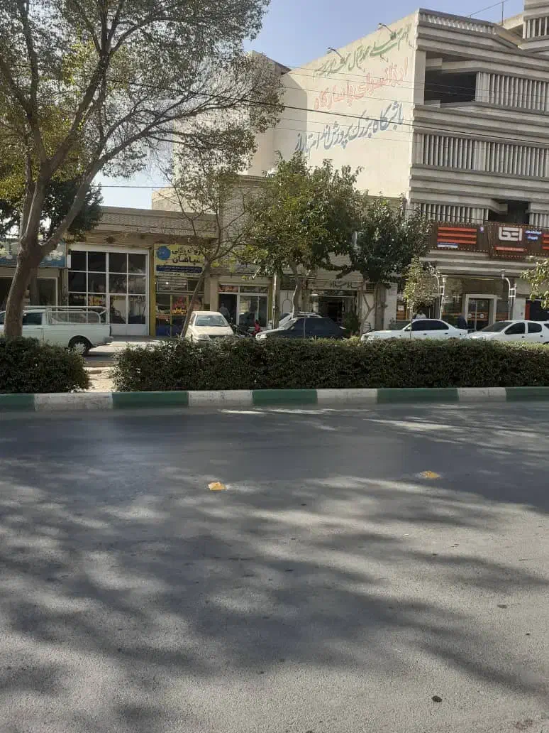 ۱۰۰ متر تجاری براصلی خیابان کهندژ|فروش مغازه و غرفه|خمینی‌شهر, |دیوار